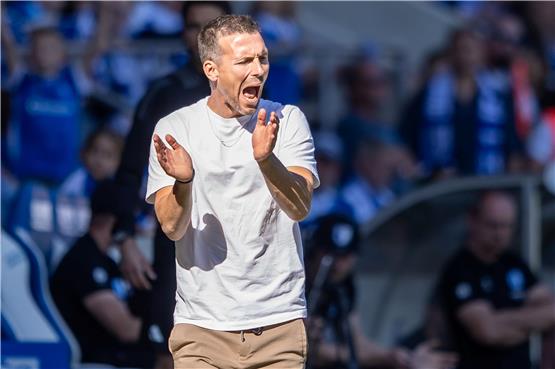 Ist mit dem Karlsruher SC am Sonntag beim 1. FC Köln zu Gast: Trainer Christian Eichner. Foto: Andreas Gora/dpa